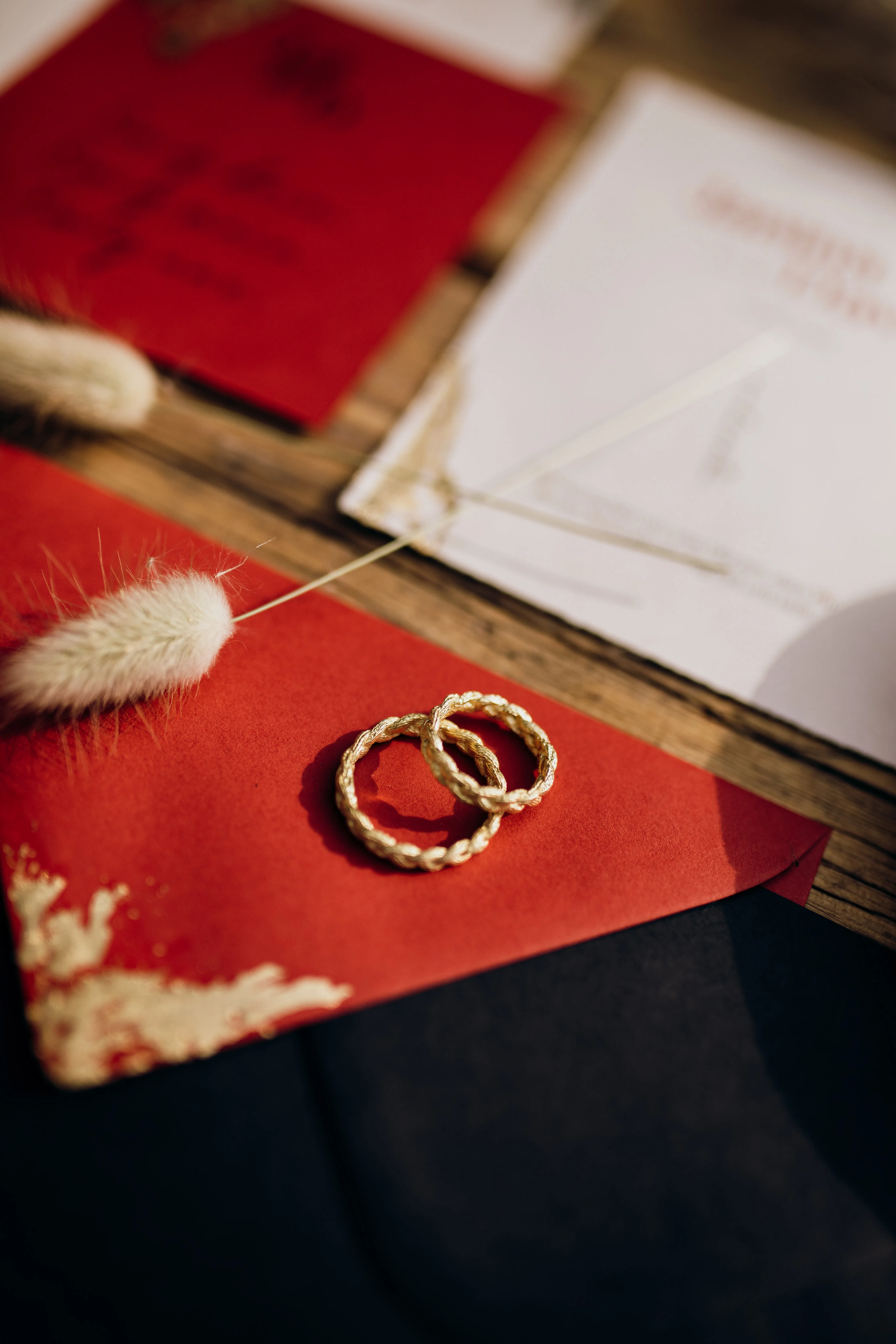 Twee gouden trouwringen