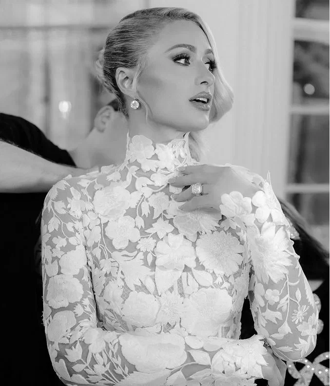 Shine-like-Paris-Hilton