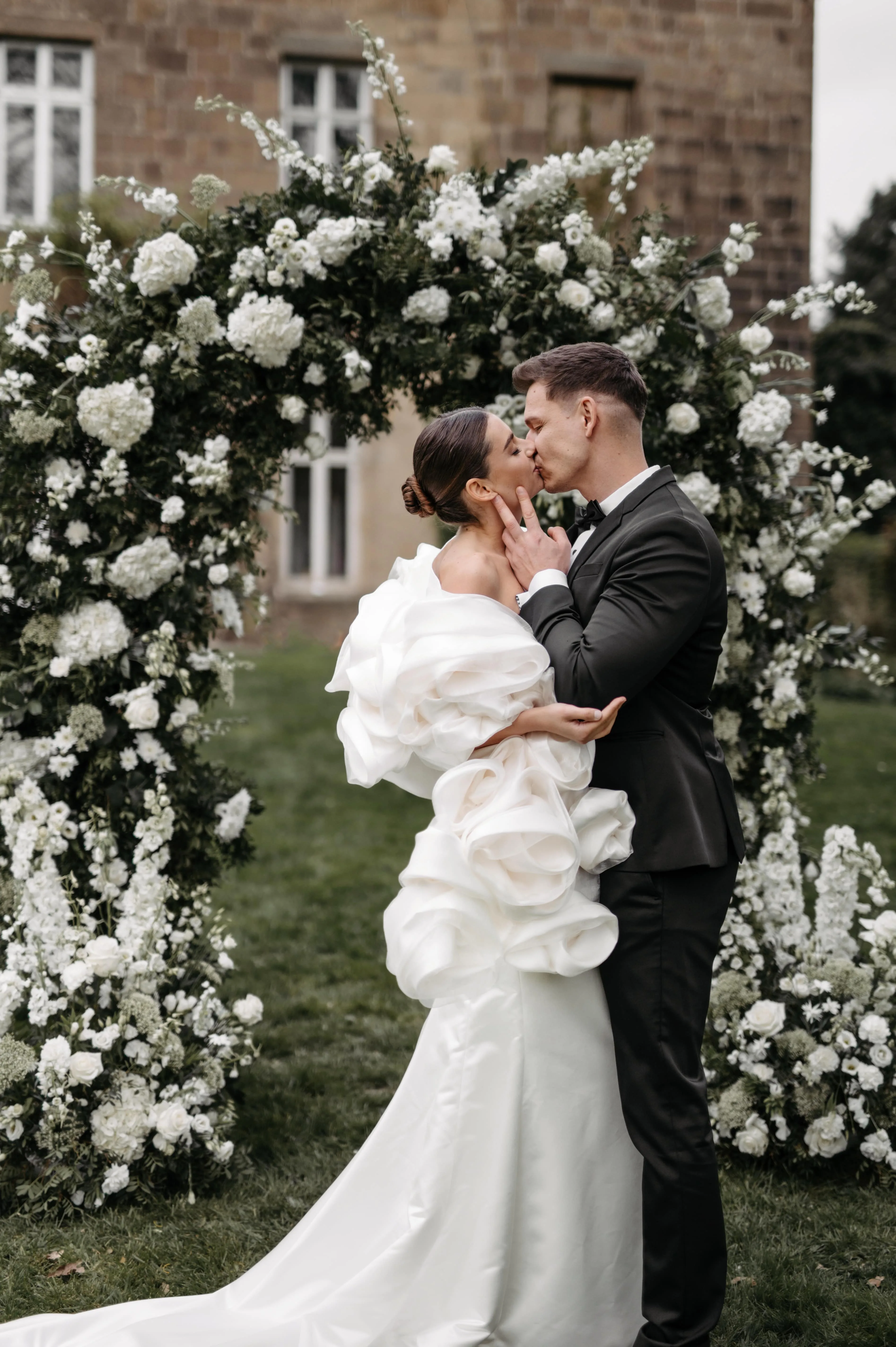 Flowerpower trouwboog