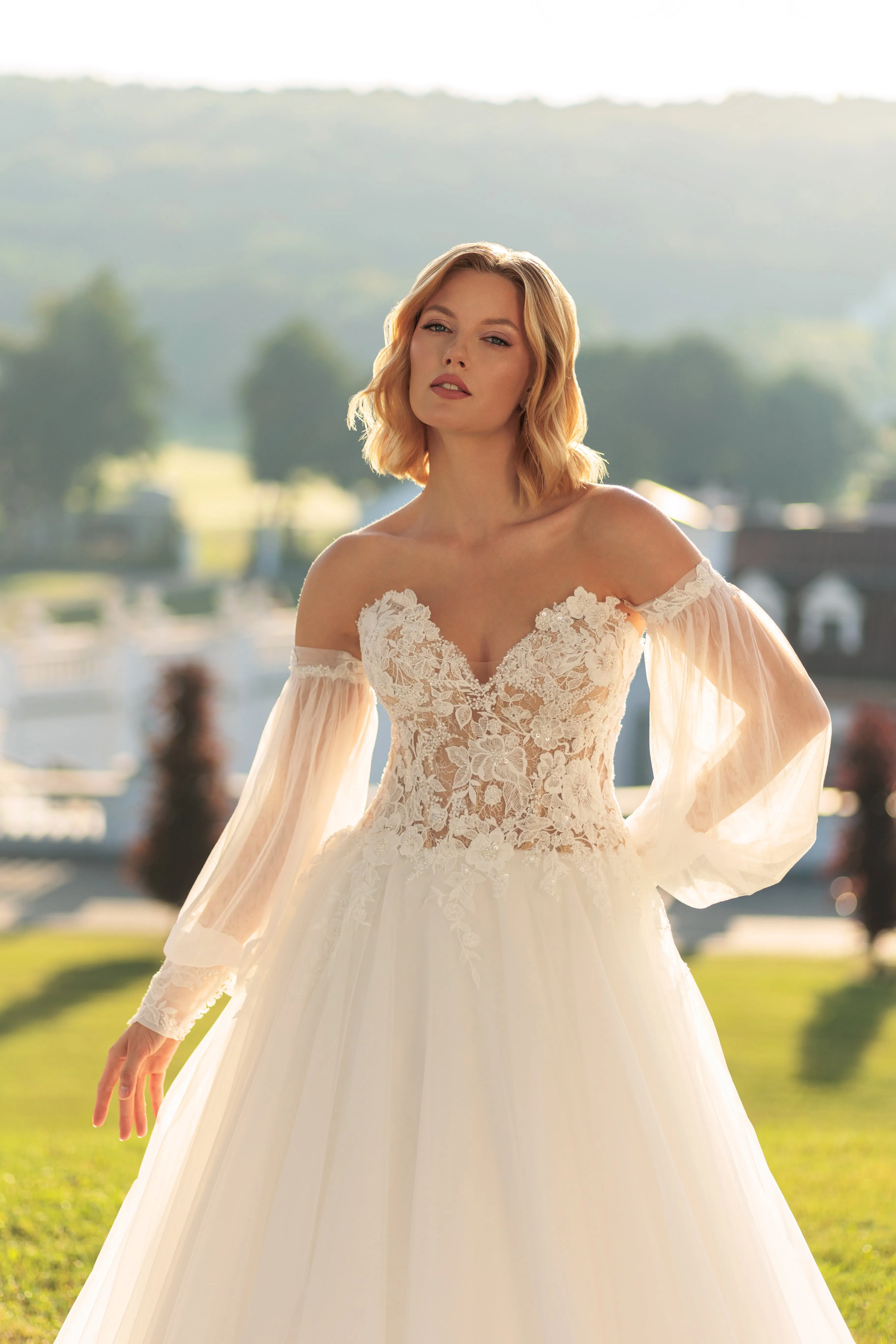 Trouwjurk met bloemen