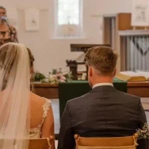 Koppel bij ceremonie