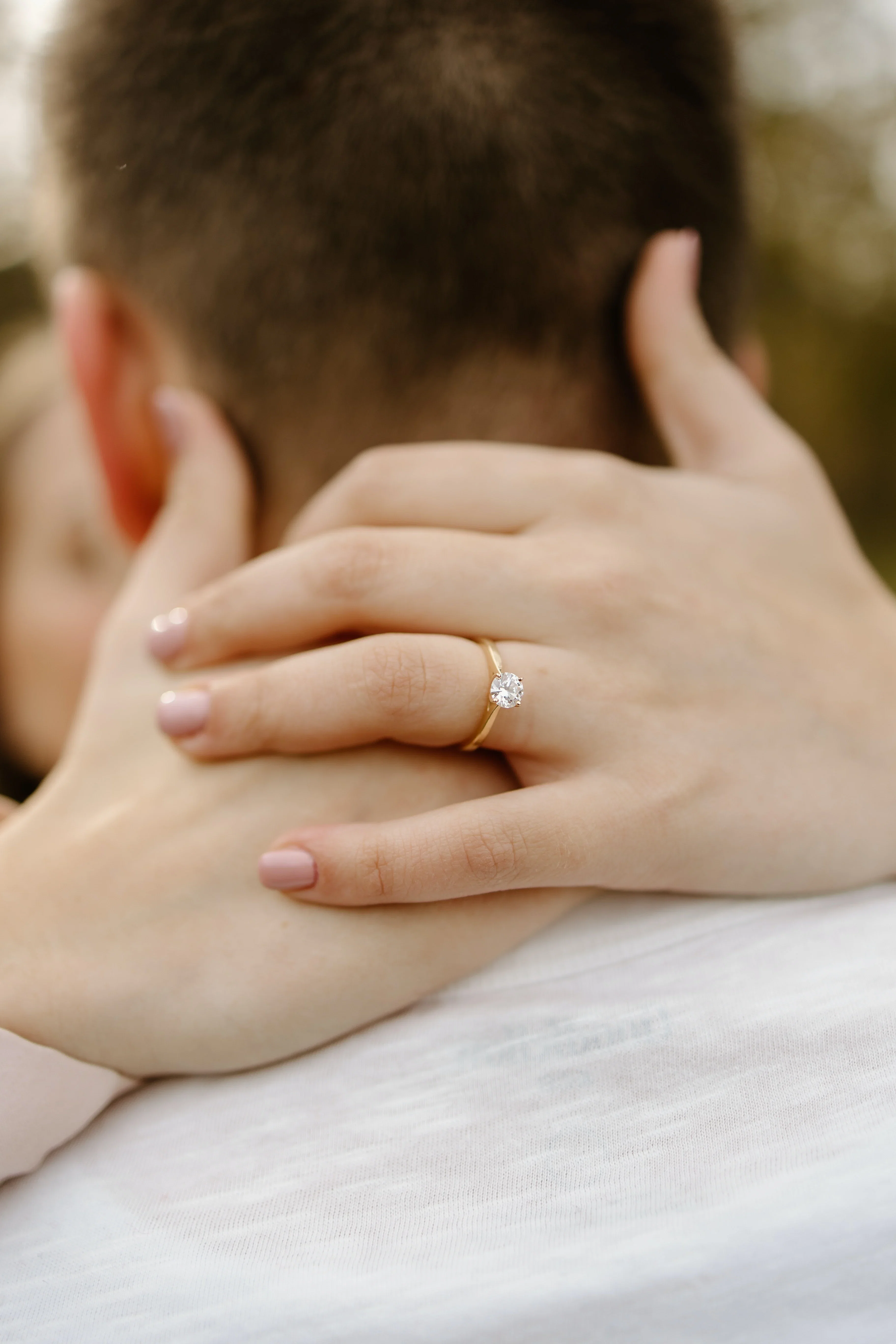 verlovinsring om linkerhand vrouw