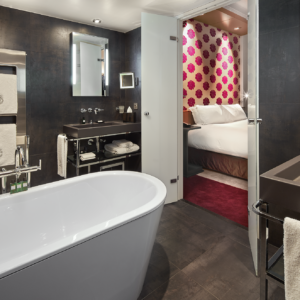 Luxe hotelbadkamer in The Grand Amsterdam
