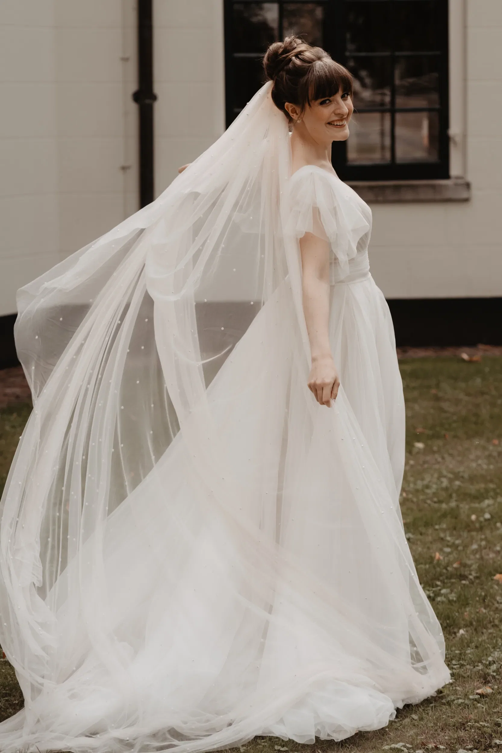 Bruid met haar sluier