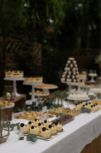 Een sweet table op een bruiloft