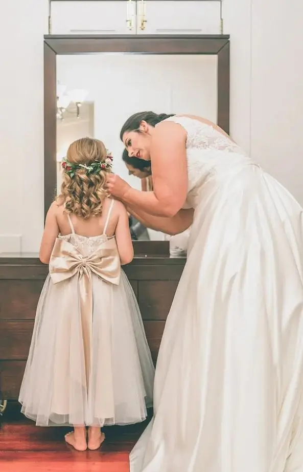 Bruid met bruidsmeisje