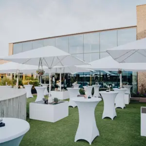 Buitenpatio Bierkaastel, trouwlocatie