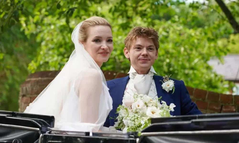 Acteur Thomas Brodie-Sangster is getrouwd met Talulah Riley Acteur Thomas Brodie-Sangster is getrouwd met Talulah Riley