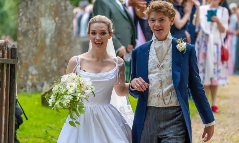 Acteur Thomas Brodie-Sangster is getrouwd met Talulah Riley Acteur Thomas Brodie-Sangster is getrouwd met Talulah Riley