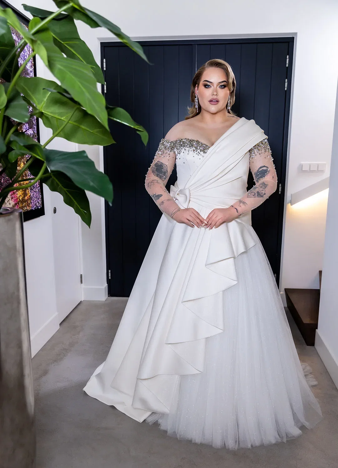 Trouwfoto van Nikkie de Jager in een ontwerp van Viktor&Rolf, 2022, zijde, privécollectie. Foto: Joy Hansson.